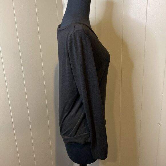 Victoria’s Secret Extra Small Black Long Sleeve Round Neck Foil Heart - Picture 3 of 7